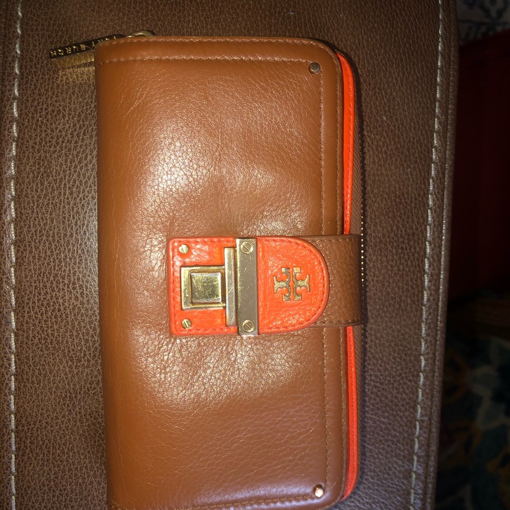 Tory Burch wallet